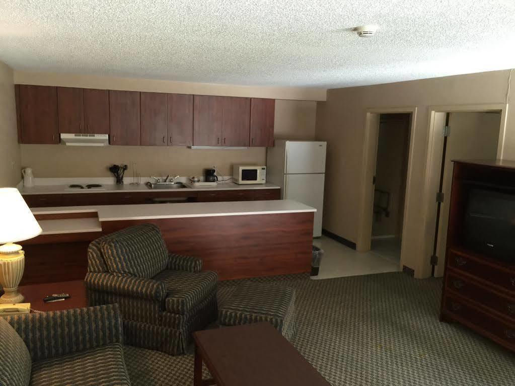 Mayfair Inn Williamston Buitenkant foto