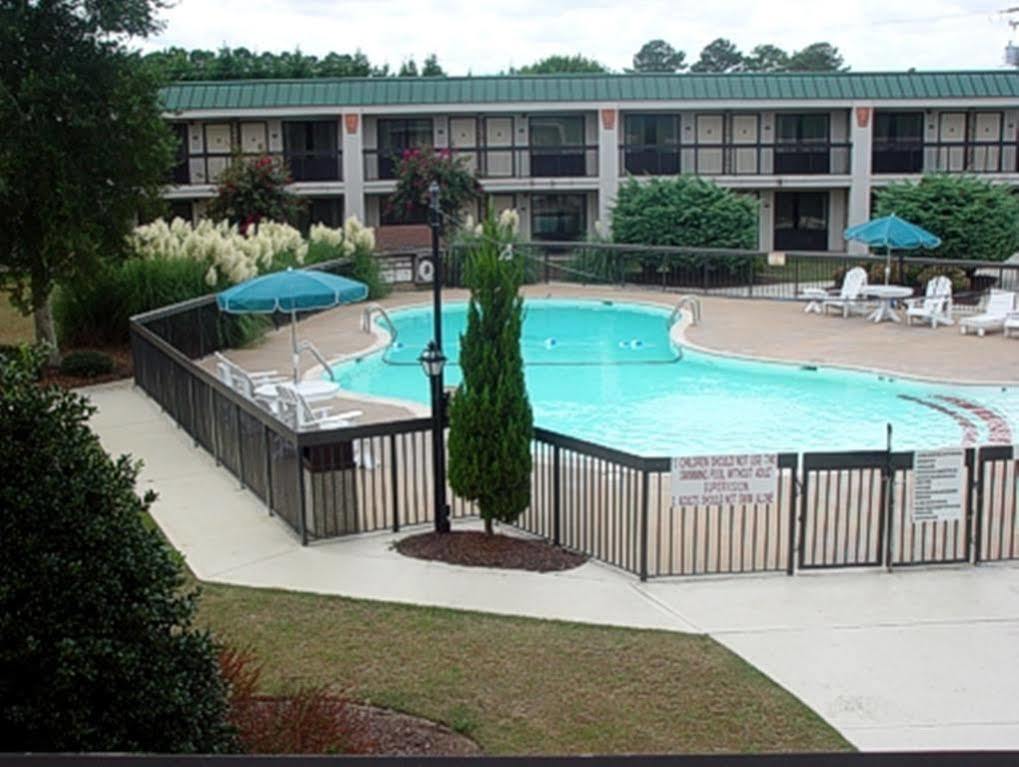Mayfair Inn Williamston Buitenkant foto